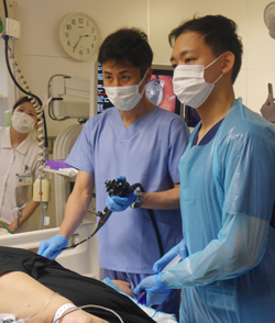 釧路赤十字病院で内視鏡的胃内バルーン留置術の技術指導を行いました