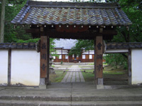 真田家の菩提寺でもあった長国寺の山門