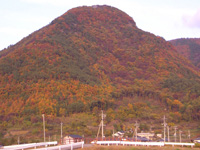 晩秋の尼厳山