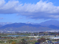 北信五岳初冠雪