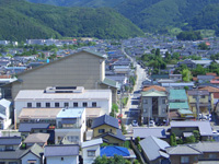 郵便局の横を西条へとのびる道(病室から)