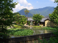 地下壕近くにある無料休憩所(山寺常山邸)