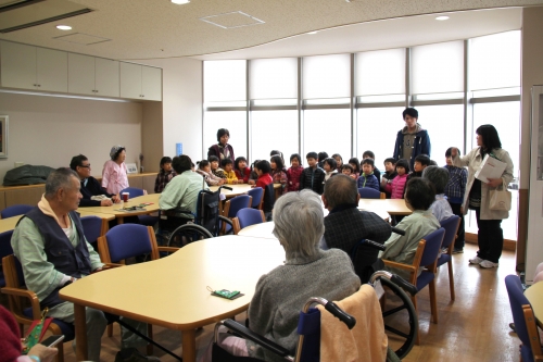 松代幼稚園の園児からクリスマスのプレゼントがありました!