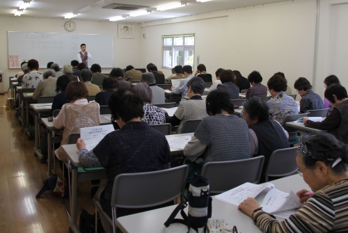 介護者教室「最後まで自分らしく生きる～介護に関わる制度とお金の話～」を開催しました