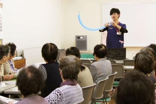 介護予防教室「認知症予防 その2～身近なものを用いて脳を鍛えよう～」を開催しました