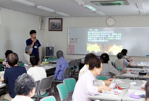 介護予防教室「身近なものを使って、認知症を予防しよう」を開催しました