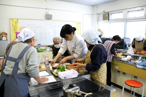 介護予防教室「健康寿命を支える食事 その2  ～不足しがちな栄養素を補う食事～」を開催しました