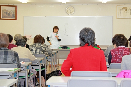 介護予防教室「足腰の痛みについて」を開催しました