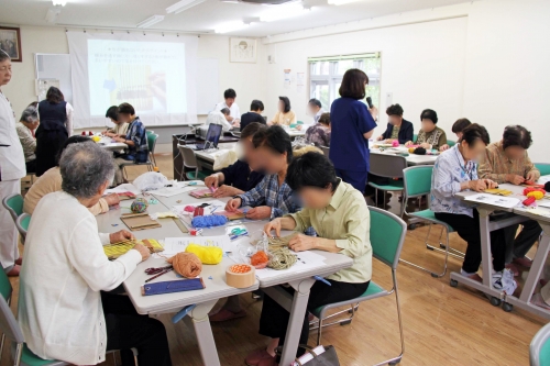 介護予防教室『認知症予防のための作業活動 その1』を開催しました(9/12)