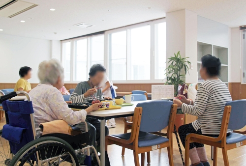 入院患者さんの昼食で「秋の行楽弁当」が提供されました(9/18)