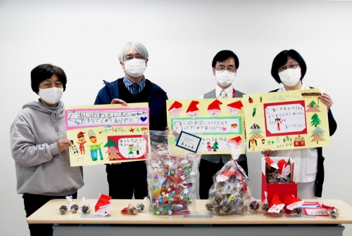 松代幼稚園の皆さんからクリスマスプレゼントをいただきました(12/2)