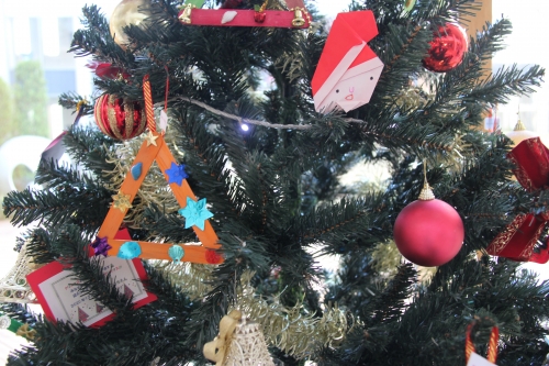 松代幼稚園の皆さんからクリスマスプレゼントをいただきました(12/2)