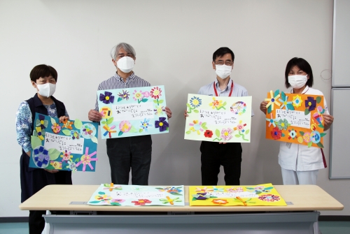 松代幼稚園の皆さんから「花の日」ポスターをプレゼントしていただきました(6/20)