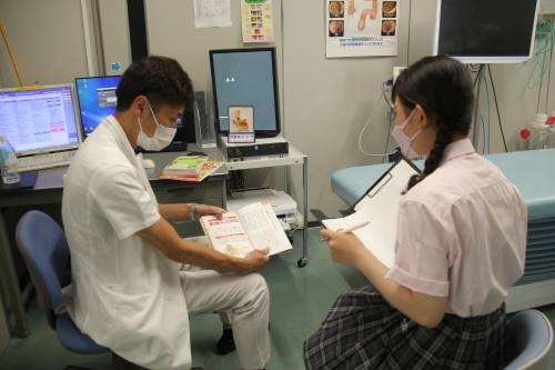 前川智ダイエット科部長が市立長野高校生徒さんのインタビューを受けました(8/9)