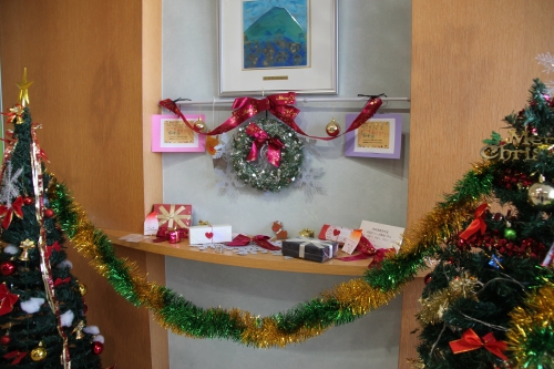 松代幼稚園の皆さんからクリスマスプレゼントをいただきました(12/13)