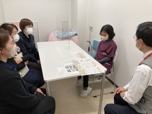 小学生のお仕事見学の受け入れを行いました(3/28)