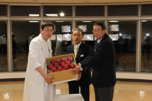 「長野県りんごの日」JAグリーン長野様よりりんごが寄贈されました(11/22)