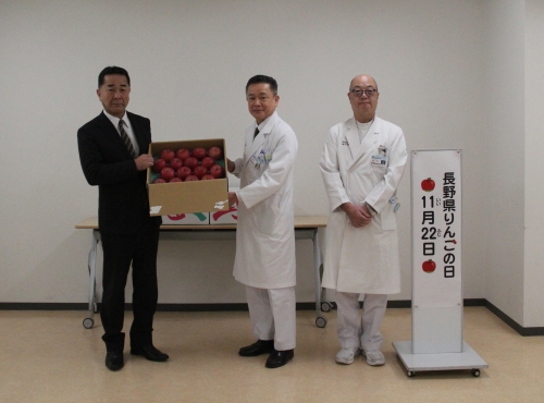 JAグリーン長野様よりりんごが寄贈されました(11/22)