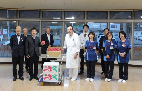 JAグリーン長野様よりりんごが寄贈されました(11/21)