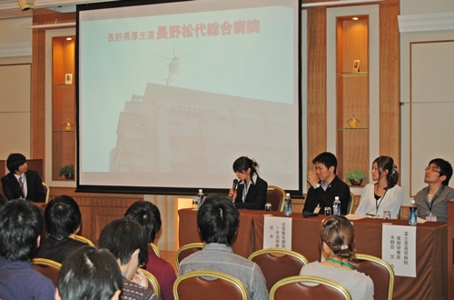 医学生と臨床研修医・指導医との情報交換会