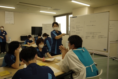 認知症ケア研修会を行いました(9/12)
