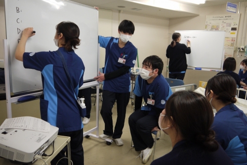 2年目看護師シミュレーション研修会を行いました(2024/7/11・2025/1/17)