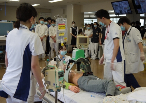 院内緊急時対応訓練を行いました
