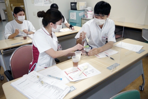 ラダーI研修会(嚥下障害のある患者の食事介助 新人研修会)を行いました(10/14)