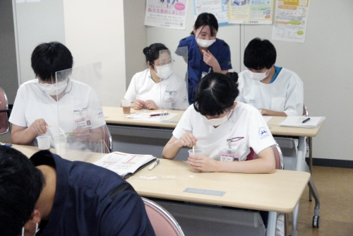 ラダーI研修会(嚥下障害のある患者の食事介助 新人研修会)を行いました(10/14)